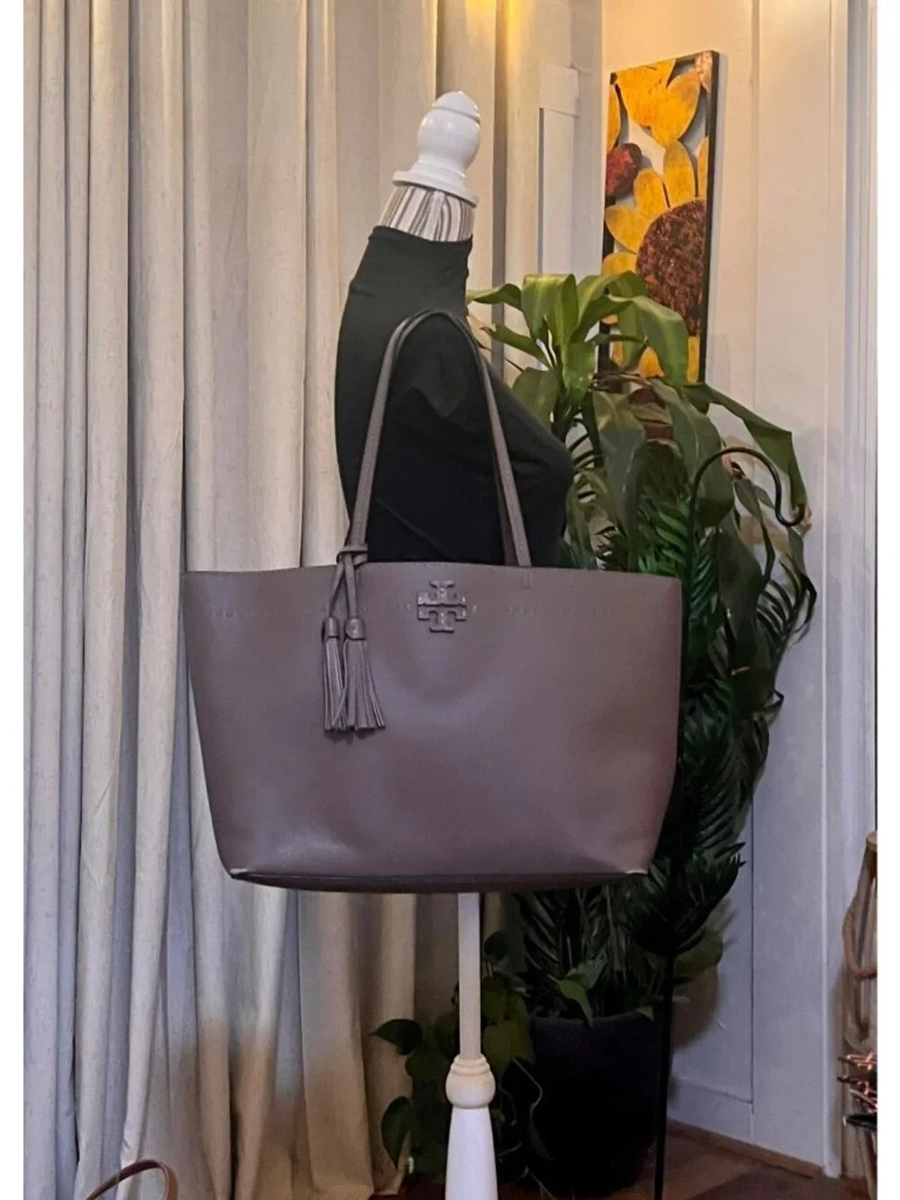 ✺ AUTHENTIC TORY BURCH TAUPE MCGRAW SHOULDER BAG